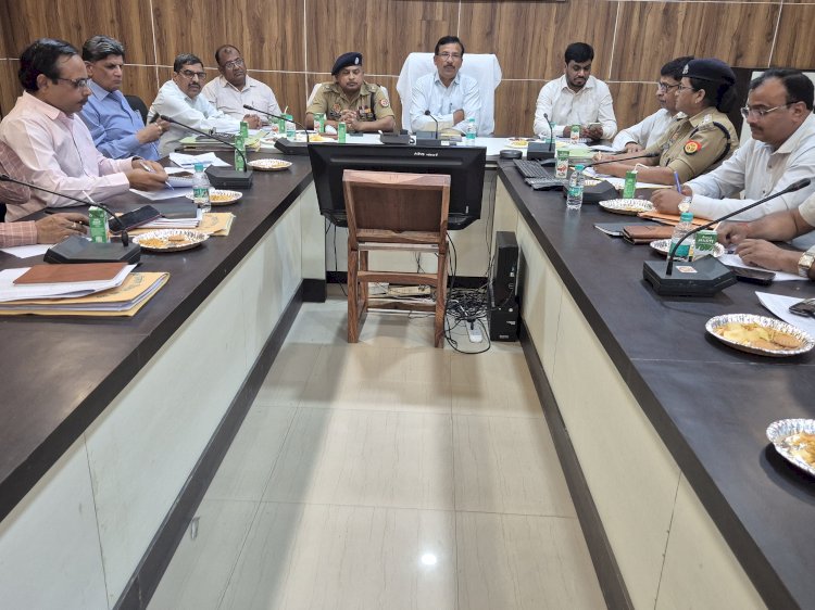 सड़क सुरक्षा की बैठक,शराब पीकर वाहन चलाने वालों पर कार्रवाई हो । जिलाधिकारी