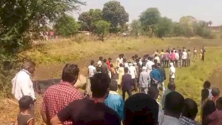 दलित समाज के लोगों को अंतिम संस्कार से रोका:प्रशासन के दखल के बाद हुआ अंतिम संस्कार,कलेक्टर ने अतिक्रमण हटाने के दिए निर्देश