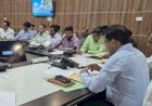 दुर्घटनाओं को कम करने के लिए राष्ट्रीय मार्ग,राजमार्ग पर साइन बोर्ड एवं रिफ्टेक्टर लगाने कार्य सुनिश्चित हो,।जिलाधिकारी
