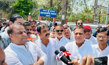 विपक्षी नेताओं पर दुर्भावना पूर्ण कार्यबाही के विरोध मे कांग्रेस नें प्रधानमंत्री मोदी का पुतला फूका,  भाजपा देश से लोकतंत्र समाप्त करना चाहती है -राजकुमार पचौरी