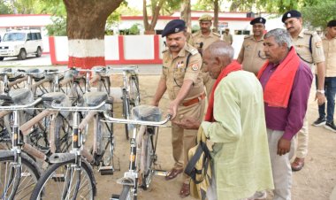 66 ग्राम चौकीदारों को पुलिस अधीक्षक ने साईकिल देकर सूचना तंत्र किया मजबूत