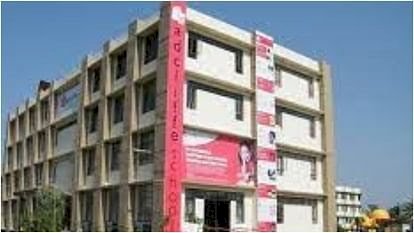 3 साल की बच्ची से रेप, स्कूल की मान्यता रद्द:राजधानी में डीएम ने घटना के 6 महीने बाद लिया एक्शन