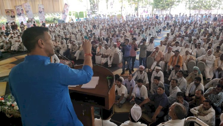 प्रदेश प्रभारी हरीश चौधरी और प्रदेश कांग्रेस कमेटी के अध्यक्ष जीतू पटवारी ने संगठन को पुनर्गठित करने एवं जमीनी कार्यकर्ताओं को निर्णायक भूमिका में लाने का संकल्प दोहराया