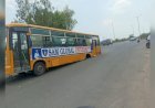 चलती बस के पहिए निकले:कई छात्र सीट से उछलकर गिर पड़े, 16 सवार थे; सैम ग्लोबल यूनिवर्सिटी की है बस