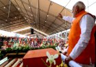 भोपाल पहुंचे पीएम मोदी, लोगों ने हाथों में तिरंगा लेकर किया स्वागत
