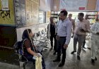 प्राथमिक स्वास्थ्य केंद्र जालौन का औचक निरीक्षण चिकित्सक व नर्स ड्यूटी से नदारद, जिलाधिकारी ने लगाई फटकार