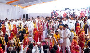 मंत्री गोविंद सिंह राजपूत सपत्नीक शामिल हुए, बुंदेली गीतों पर किया नृत्य,  जैसीनगर में कन्यादान महायज्ञ, एक ही मंच पर 600 से अधिक जोड़े परिणय सूत्र में बंधे
