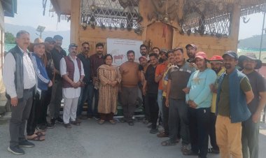 हिमाचल में सेब किसानों को वैज्ञानिक प्रशिक्षण दे रहा है अदाणी एग्री फ्रेश,  रोहड़ू, रामपुर और सैंज में आयोजित हो रहे इस 15 दिवसीय कैंप से सुधरेगी फसल की गुणवत्ता 