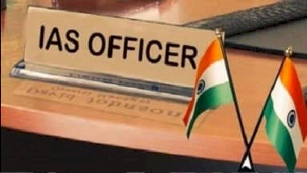 देर रात बड़ा प्रशासनिक फेरबदल, कई DM समेत 14 IAS और 6 PCS अफसरों के तबादले