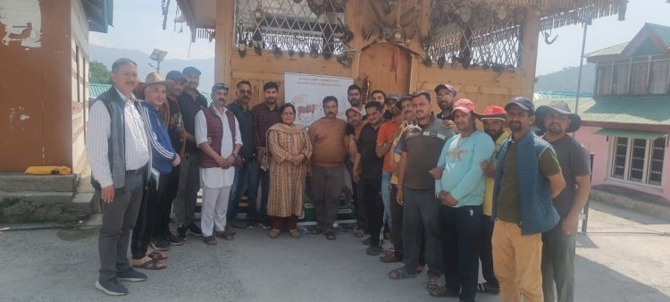 हिमाचल में सेब किसानों को वैज्ञानिक प्रशिक्षण दे रहा है अदाणी एग्री फ्रेश,  रोहड़ू, रामपुर और सैंज में आयोजित हो रहे इस 15 दिवसीय कैंप से सुधरेगी फसल की गुणवत्ता 