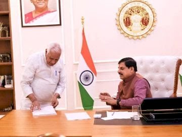 सिंधिया जी के खिलाफ बोला तो जुबान काट लेंगे :  सीईओ पर भड़के BJP विधायक, वीडियो वायरल
