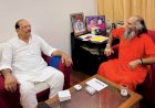 पूर्व सांसद डीपी यादव से महामंडलेश्वर स्वामी वैराग्यानंद गिरी महाराज की मुलाकात, लक्षचंडी यज्ञ के आगामी आयोजन को लेकर हुई विशेष चर्चा