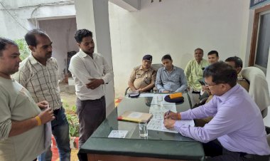 थाना कुठौंद में सम्पूर्ण समाधान दिवस का आयोजन,डीएम एसपी ने सुनी शिकायतें, शीघ्र निस्तारण के दिए आदेश