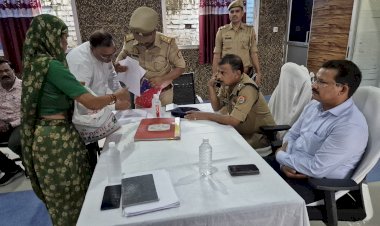 संपूर्ण समाधान दिवस की शिकायतों को गंभीरता से लें अधिकारी,निस्तारण में न हो हिला हवाली। डीएम 