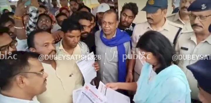अहिरवार समाज समाज की बेटी के हत्यारे पर कठोर कार्यवाही को लेकर ज्ञापन 