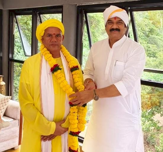 संतों के चरणों से क्षेत्र में समृद्धि का वास होता है : गोविंद सिंह राजपूत  खाद्य मंत्री ने रावतपुरा सरकार से लिया आशीर्वाद, जनता के कल्याण की कामना