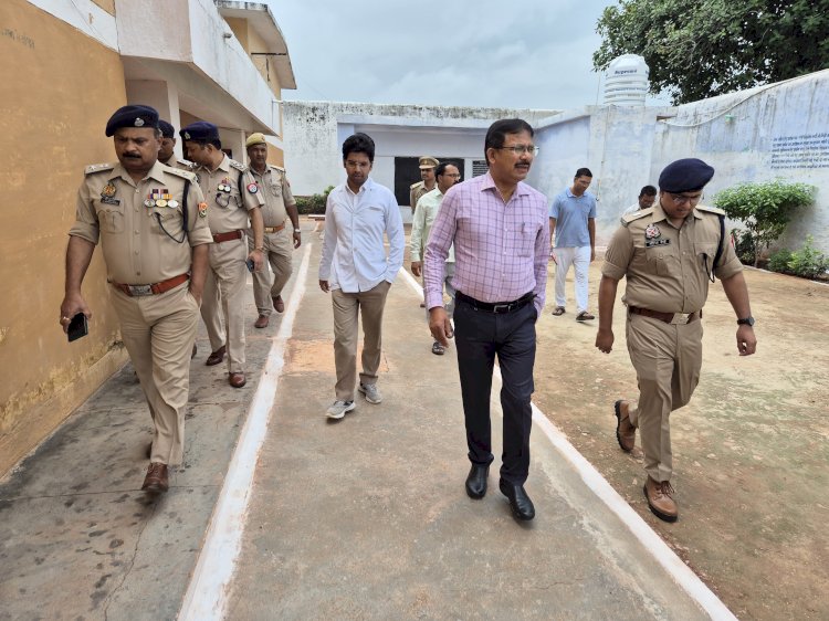 जिलाधिकारी व पुलिस अधीक्षक ने किया जिला कारागार का औचक निरीक्षण