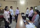 "डीएम राजेश कुमार पाण्डेय का कलेक्ट्रेट में औचक निरीक्षण, अभिलेखागार व न्यायालयों की व्यवस्था सुधारने के निर्देश