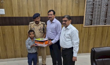 जानवी की तरह जीतू भी नहीं रहेगा पढ़ाई से वंचित,जिलाधिकारी ने सरकारी मशीनरी को बुलाकर दिया जीतू की पढ़ाई का जिम्मा । 