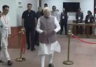 उपराष्ट्रपति चुनाव के लिए मतदान शुरू, पीएम मोदी ने संसद भवन में डाला पहला वोट