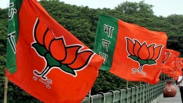बीजेपी को लगा झटका,  पीएम के दौरे से पहले बीजेपी में बगावत, 43 कार्यकर्ताओं ने दिया सामूहिक इस्तीफ़ा