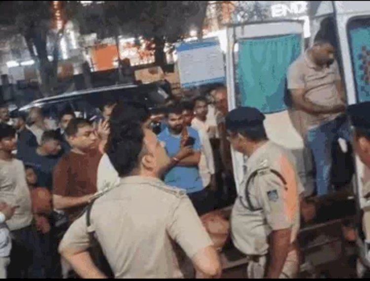 सीधी में भाजपा नेता के परिवार के तीन लोगों की मौत : CM के कार्यक्रम स्थल पर खड़े ट्रक में घुसी बोलेरो: मुख्यमंत्री ने रद्द किया दौरा