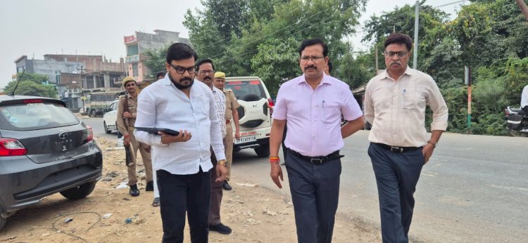 शहीद पार्क निर्माण में लापरवाही पर डीएम सख्त, ठेकेदार पर कार्रवाई के निर्देश,   समय से कार्य पूरा न होने पर एलडी क्लॉज लगाकर कटौती करने के आदेश, शीघ्र निर्माण पूर्ण करने की चेतावनी