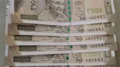 घर से छप रहे नकली नोट की फैक्ट्री का भंडाफोड़ :आरोपी बोला- प्रिंटिंग प्रेस में काम का अनुभव है; 2.25 लाख के जाली नोट मिले