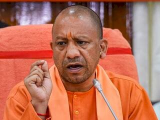 सीएम योगी और सवर्ण समाज के खिलाफ सपा प्रवक्ता की अभद्र टिप्पणी, RSS को भी धमकी,मनोज कुमार यादव पर मामला दर्ज