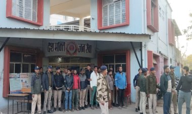 भोपाल के ईरानी डेरे की दिल्ली तक दहशत:अमेरिकन करेंसी, ईरानी करेंसी, 100 से ज्यादा मोबाइल और डेरे पर इतिहास की सबसे बड़ी पुलिस कार्रवाई!