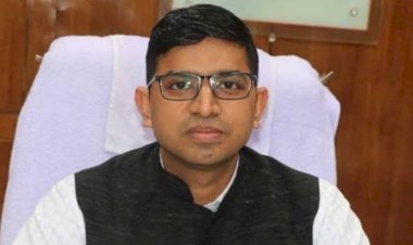 गंदे पानी से हुई मौतों के बाद CM ने दिलीप यादव को हटाया,IAS क्षितिज सिंघल होंगे इंदौर नगर निगम के नए कमिश्नर
