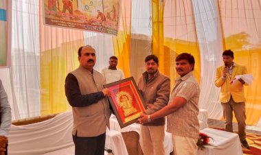 गांव की समस्या, गांव में समाधान” की पहल: ग्राम चौपाल में CDO कुमदेंन्द्र कलाकार सिंह ने सुनी जनता की आवाज़