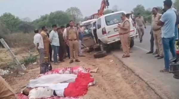 तेज रफ्तार टवेरा खड़े ट्रक में घुसी: 6 की दर्दनाक मौत, 4 गंभीर घायल, कालपी के पास बड़ा हादसा