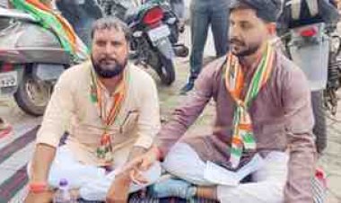 कांग्रेस में बगावत के सुर: 300 KM पैदल चलकर PCC पहुंचे कार्यकर्ता, बोले- एक व्यक्ति को तीन-चार पद देने का विरोध पड़ा भारी न्याय चाहिए