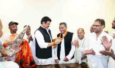 सुरखी विधानसभा में कांग्रेस को बड़ा झटका: पूर्व नगर परिषद अध्यक्ष भाई लालमिया सैकड़ों समर्थकों संग भाजपा में शामिल, मंत्री गोविंद सिंह राजपूत ने कराया पार्टी प्रवेश