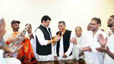 सुरखी विधानसभा में कांग्रेस को बड़ा झटका: पूर्व नगर परिषद अध्यक्ष भाई लालमिया सैकड़ों समर्थकों संग भाजपा में शामिल, मंत्री गोविंद सिंह राजपूत ने कराया पार्टी प्रवेश