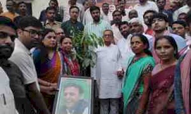 अखिलेश यादव के जन्मदिवस पर जालौन में सपा का शक्ति प्रदर्शन, पौधारोपण के साथ 2027 चुनाव का फूंका बिगुल