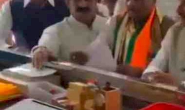 भाजपा प्रत्याशी आशुतोष तिवारी ने भरा नामांकन, सीएम मोहन यादव समेत प्रदेश अध्यक्ष और पूर्व मंत्री नरोत्तम मिश्रा रहे मौजूद; कांग्रेस ने भी दिखाई ताकत