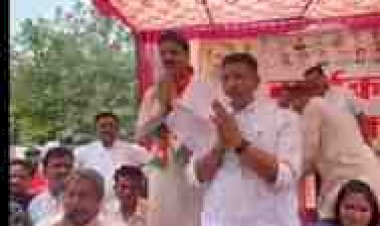 दतिया उपचुनाव में कांग्रेस की ताकत बने अवधेश नायक: जीतू पटवारी के साथ मंच पर दिखे, भाजपा पर ब्राह्मण विरोधी राजनीति का लगाया आरोप