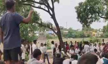 दतिया उपचुनाव में जीतू पटवारी और युवक के बीच बहस का वीडियो वायरल, युवक ने राजशाही की राजनीति पर उठाए सवाल