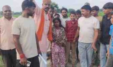 बाराबंकी: बजरंग सेवादल की सूचना पर संदिग्ध महिला हिरासत में, पुलिस कर रही पहचान और दस्तावेजों की जांच