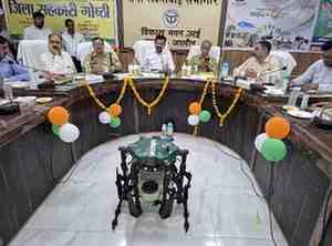 प्राकृतिक खेती को बढ़ावा देने का संकल्प, नैनो उर्वरकों के वैज्ञानिक उपयोग से बढ़ेगी उपज और घटेगी लागत - जिलाधिकारी