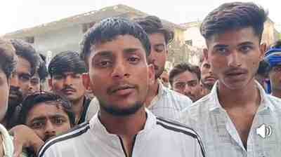 रिंकू सिंह राही के समर्थन में तहसील परिसर पहुंचे सैकड़ों युवा, नारेबाजी कर जताया समर्थन; जनहित में कार्य करने वाले अधिकारी को बनाए रखने की मांग