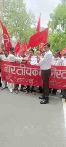 लोकतांत्रिक अधिकारों पर हो हमलों,गैर कानूनी बुलडोजर,फर्जी मुकदमों में राजनैतिक अधिकारों का प्रयोग करना बंद करे ।
