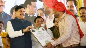 CM मोहन यादव ने किसानों को दी 3300 करोड़ रुपये से अधिक की सौगात, 82.70 लाख किसानों के खातों में पहुंचे 4-4 हजार रुपये