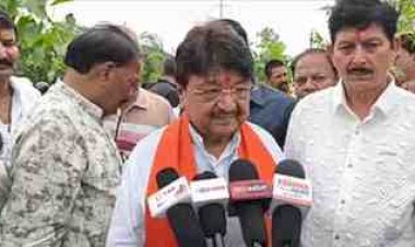 जो अपने नेता को जूते लगाए, वही कांग्रेस का परफेक्ट नेता', कैलाश विजयवर्गीय का कांग्रेस पर तीखा हमला; जीतू पटवारी के आवास पर कथित विवाद को लेकर गरमाई सियासत