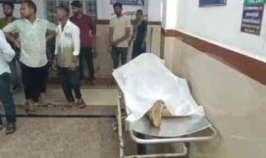 दुःखद -स्कूल की छत पर झंडा लगाते वक्त जिंदा जला छात्र:संचालक ने छुट्टी के बाद बुलाया, हाईटेंशन लाइन से झुलसा; लाश देखकर बिलखते रहे मां-बाप