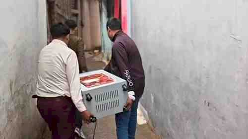 बंदूक की तलाश में पहुंची पुलिस को मिला ‘नोटों का पहाड़’, घर से बरामद हुए करीब 3 करोड़ रुपये; 5 घंटे चली गिनती