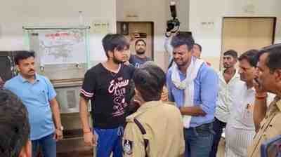 कांग्रेस नेता ने SP ऑफिस में जहर खाकर दी जान, जेब से मिला सुसाइड नोट; उधार चुकाने के बाद भी ब्याज मांगने का आरोप
