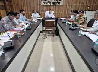 90% से अधिक पूर्ण विकास परियोजनाएं 30 सितंबर तक हर हाल में हों पूरी, डीएम ने दिए सख्त निर्देश; पूर्ण परियोजनाओं को तत्काल विभागों को सौंपने के आदेश